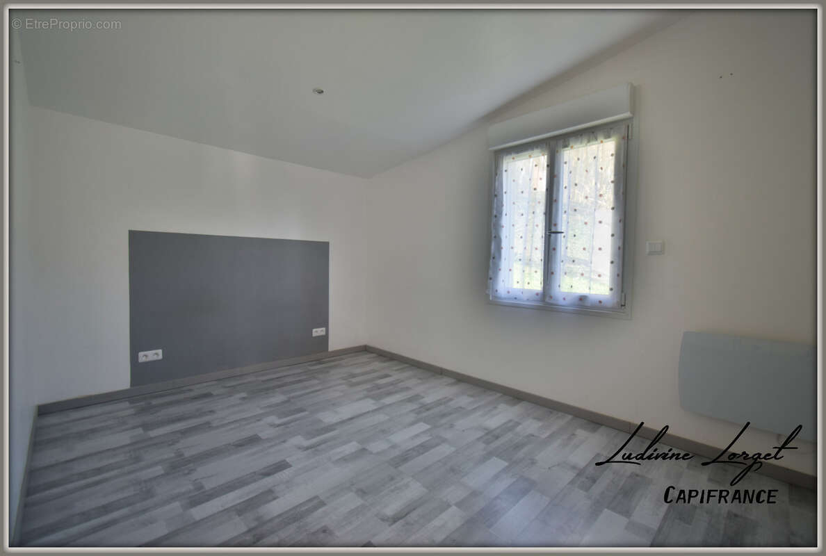 Maison à vendre 4 pièces de plain-pied Hameau de NEUILLY SAINT FRONT (02) - 86m2 habitables - 3 chambres- sous sol - Terrain 900 - photo 5