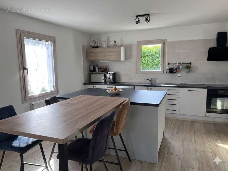 Maison à BUSSAC-SUR-CHARENTE