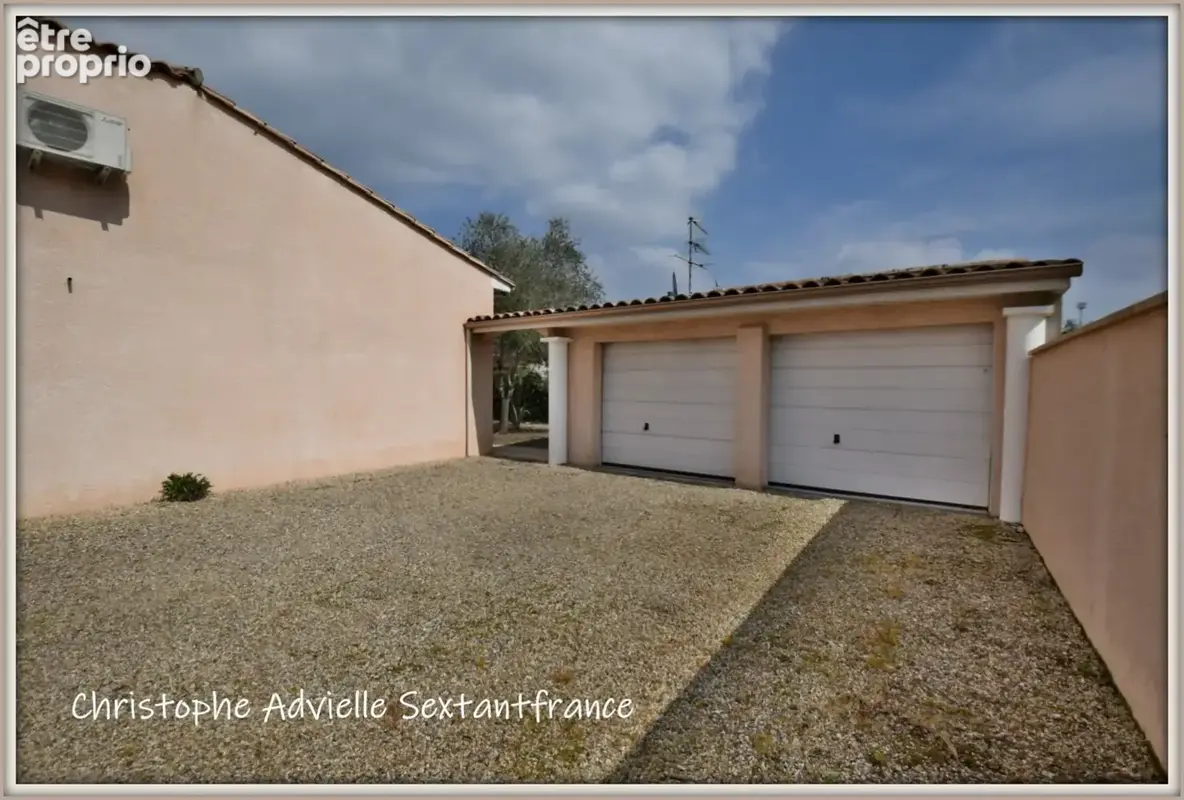 Bergerac; maison de plain pied 3 chambres 2 salles d'eau, double séjour, double garage séparé sur 909 M2 - photo 13