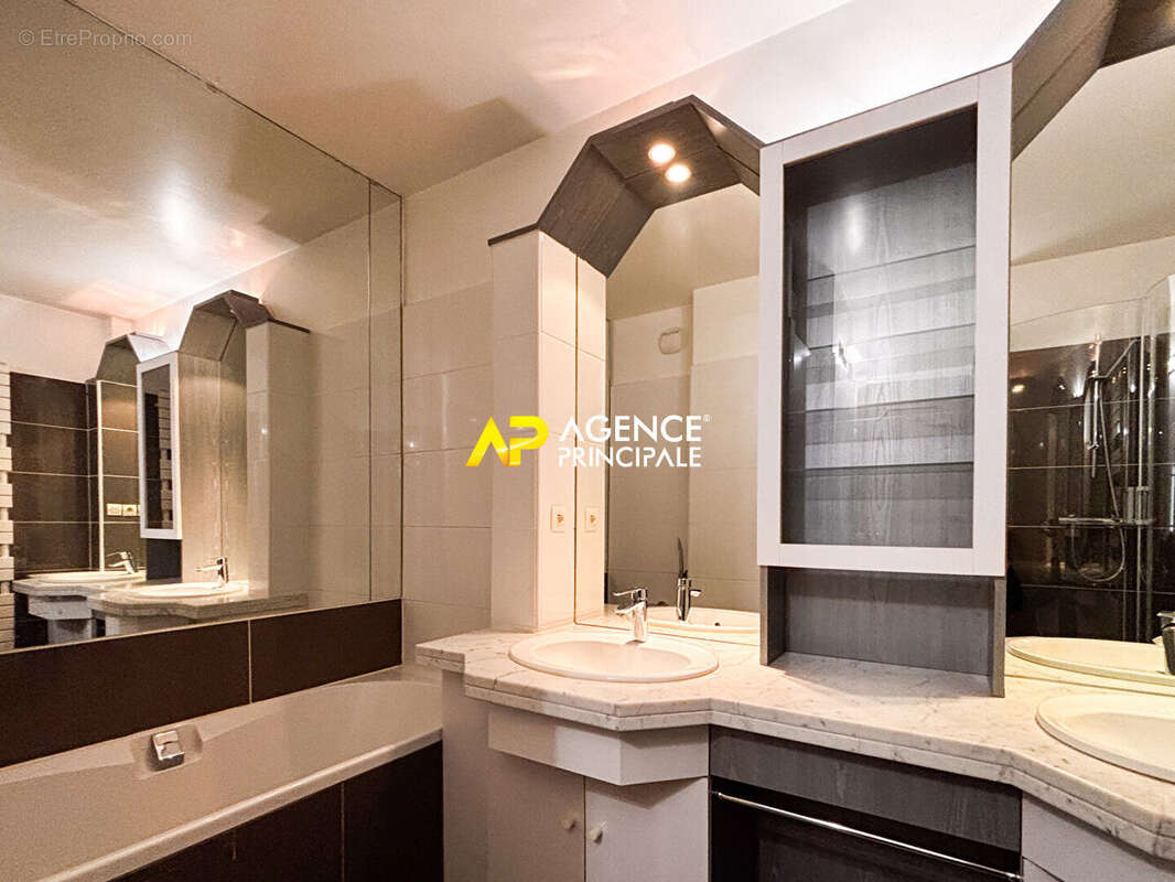 Appartement à SARTROUVILLE