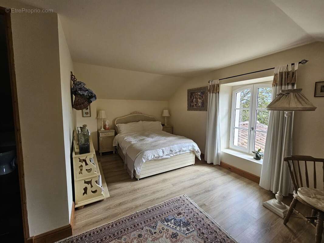 Maison à LABATUT-RIVIERE