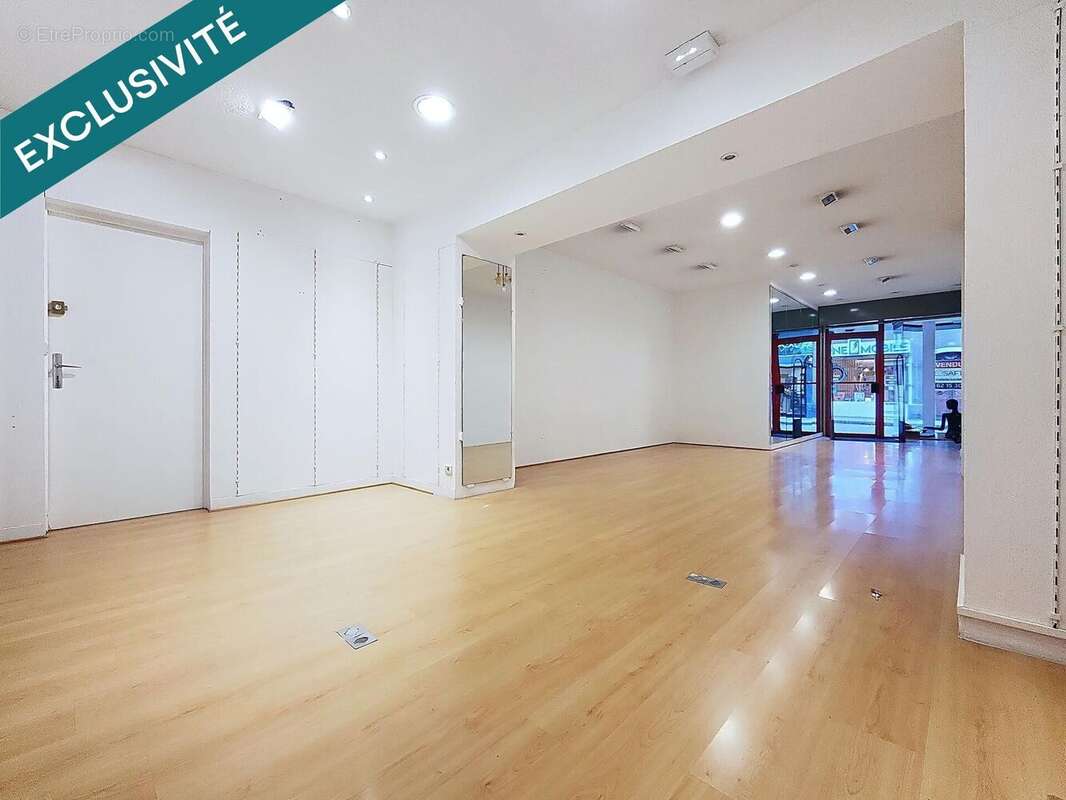 Photo 2 - Commerce à SALLANCHES