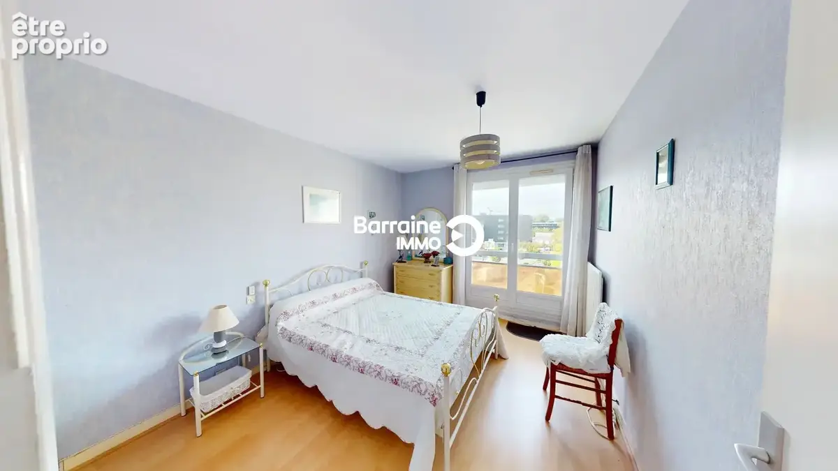 A vendre- lorient secteur merville- appartement t5 de 90 m² avec balcon -garage-ascenseur - photo 6