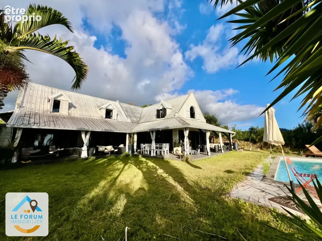 Tampon 97430 - villa f6 avec piscine - fonctionnelle - varangue - vue degagee littoral - photo 1