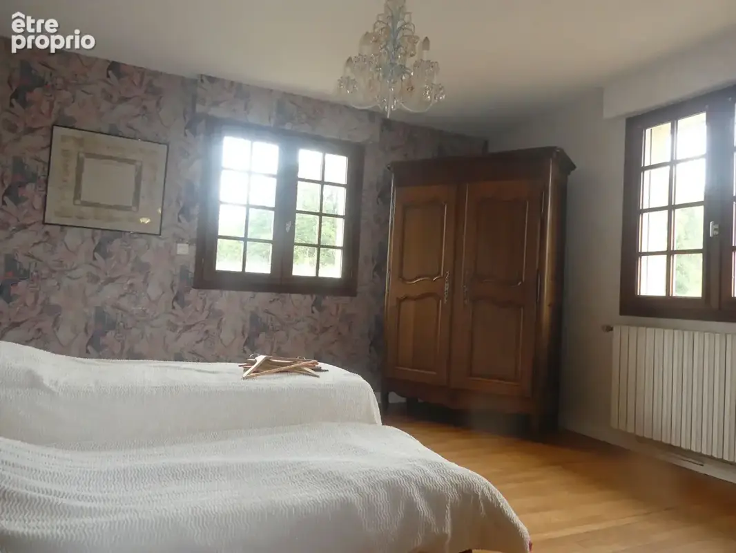 Maison Pont L Eveque 6 pièce(s), 217 m², 2761 m² - photo 10