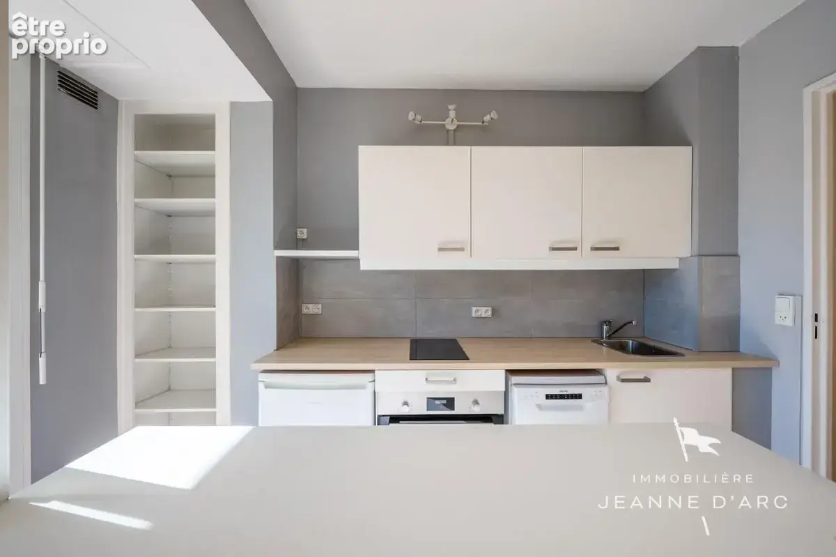 VERSAILLES - GARE RIVE DROITE - 43M² - 2P - 1  Chambre - Cave, Place de stationnement en option - photo 9