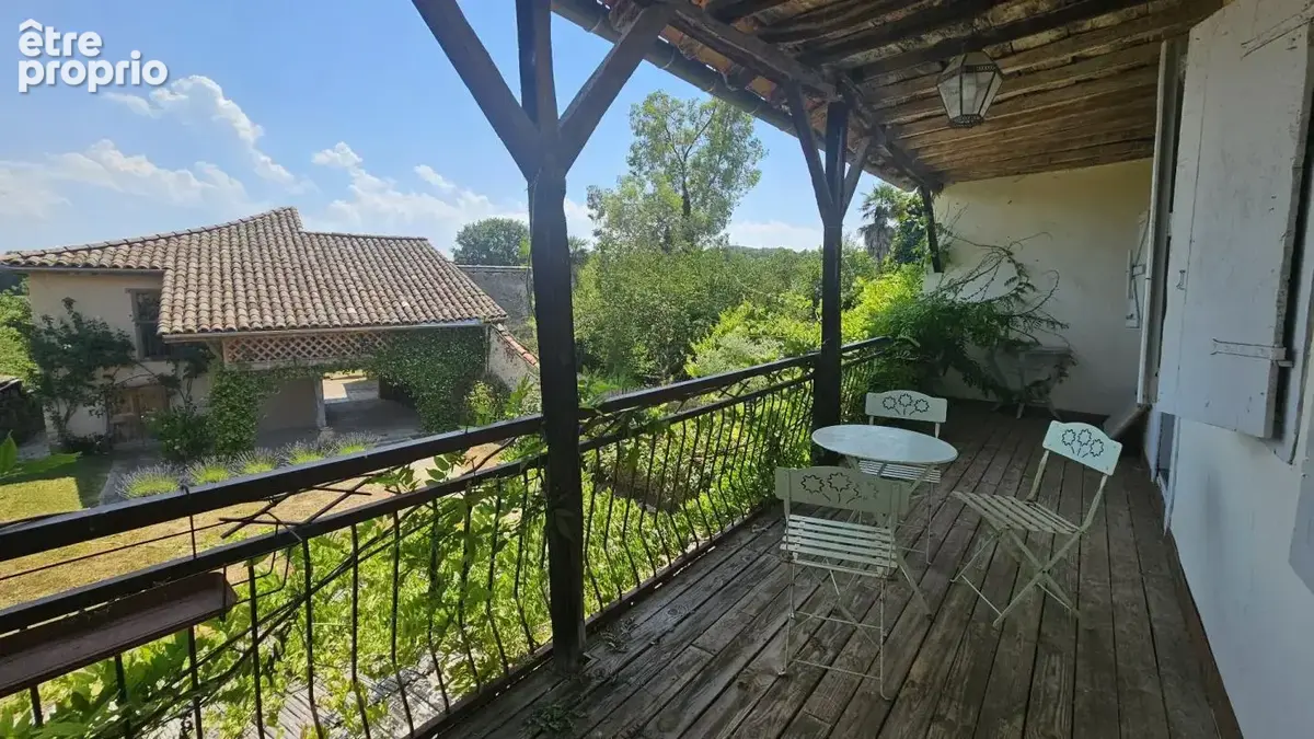 Maison à AURIGNAC