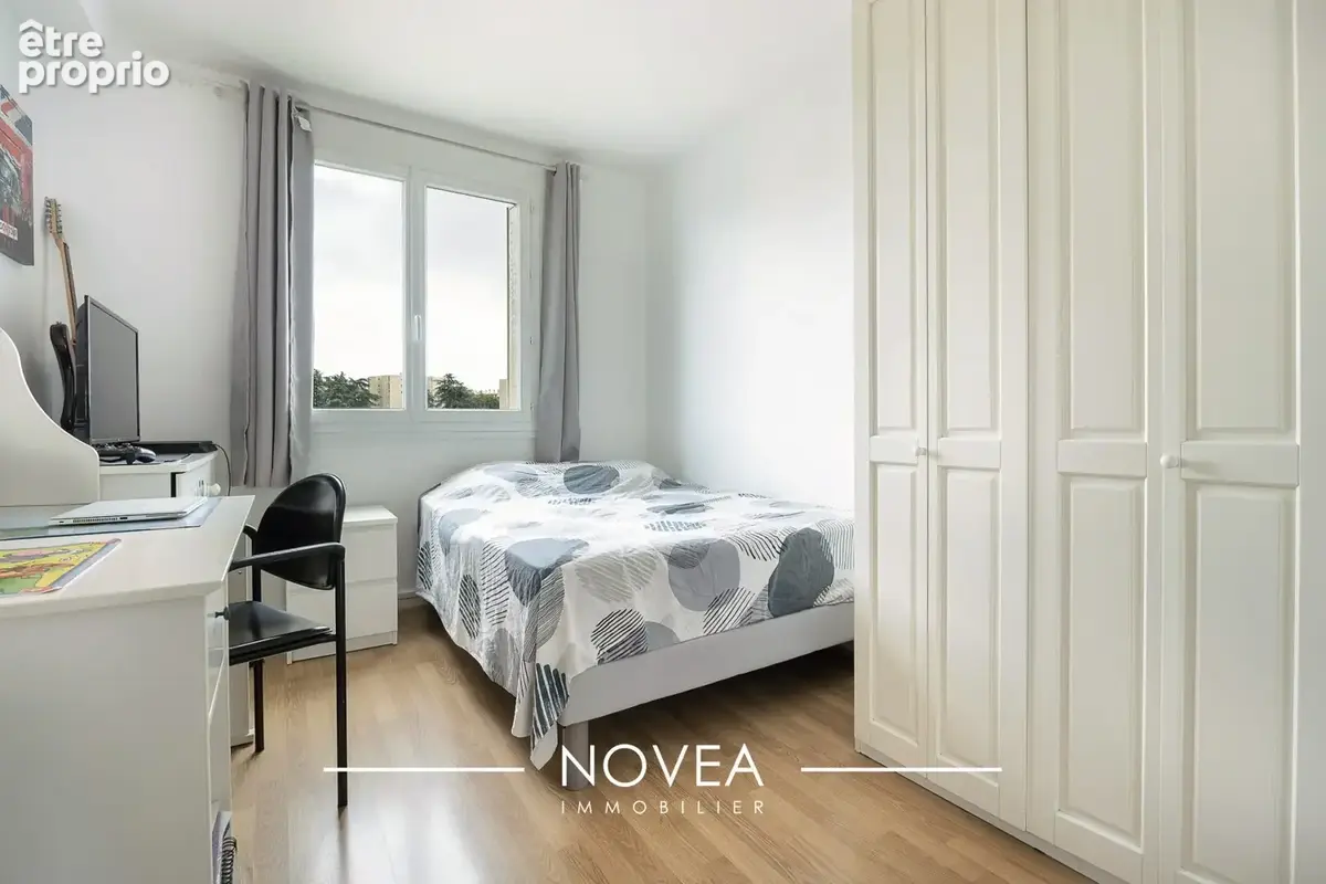 Appartement 4 pièces 70 m² à vendre à Sainte-Foy-Les-Lyon (69110) - photo 8