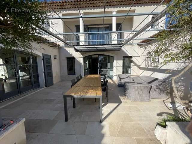 Maison à MOUGINS