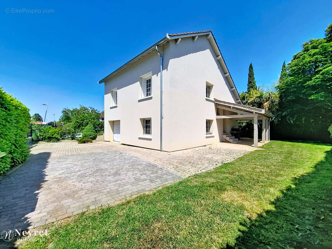 Maison à CHARLY