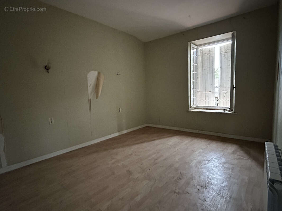 Maison à LABRUGUIERE