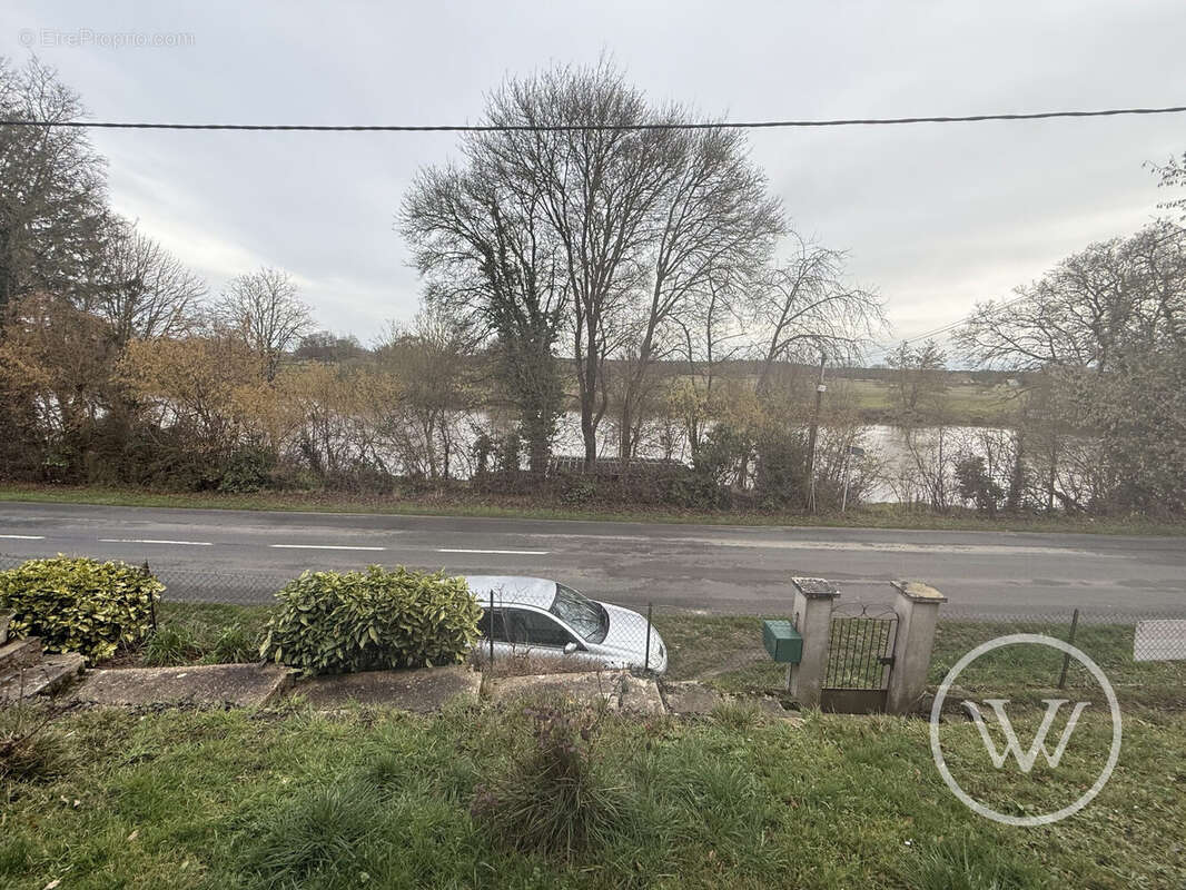 Maison à NOYEN-SUR-SARTHE