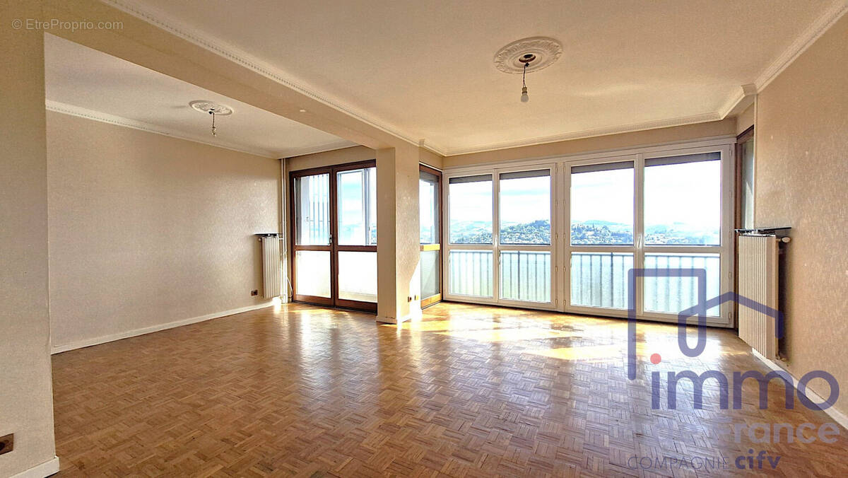 salon salle a manger vide actuellement  - Appartement à VILLARS