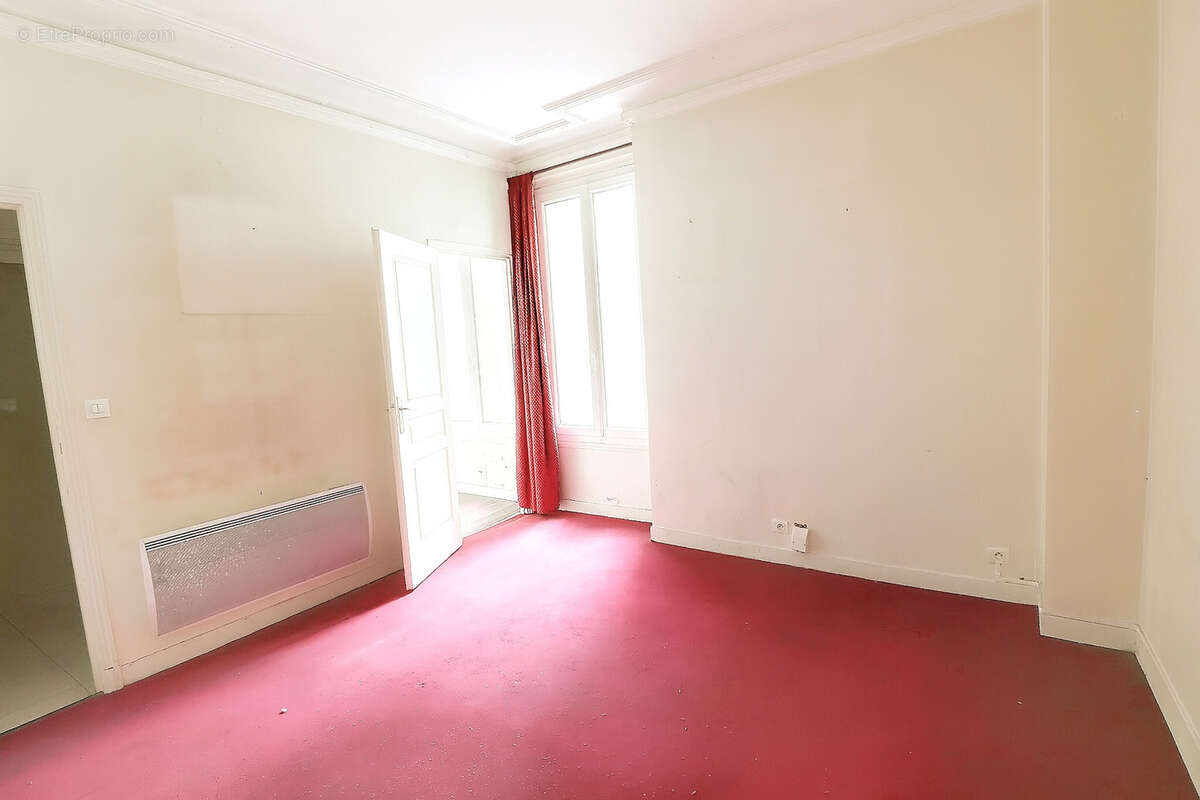 Appartement à PARIS-14E