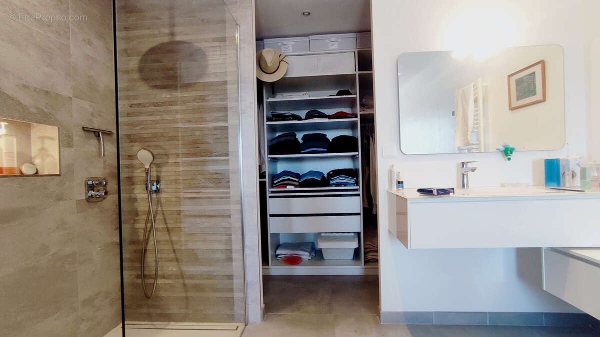 Autre à SAINT-RAPHAEL