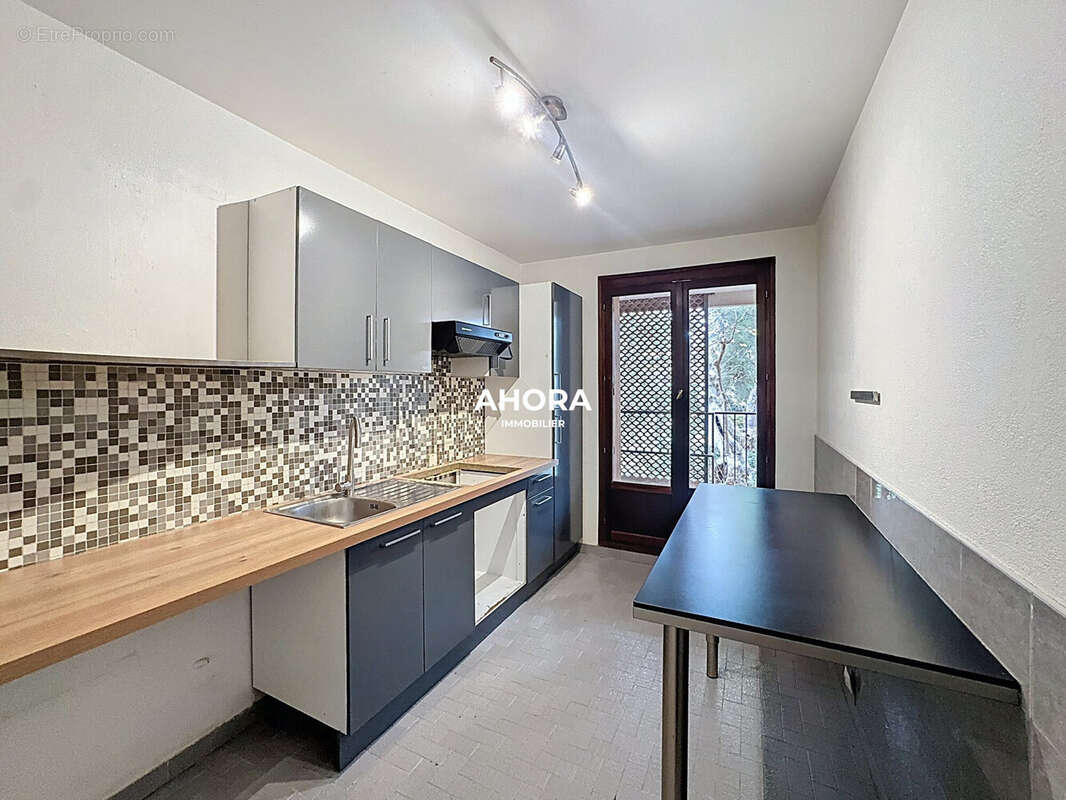 Appartement à MARSEILLE-9E