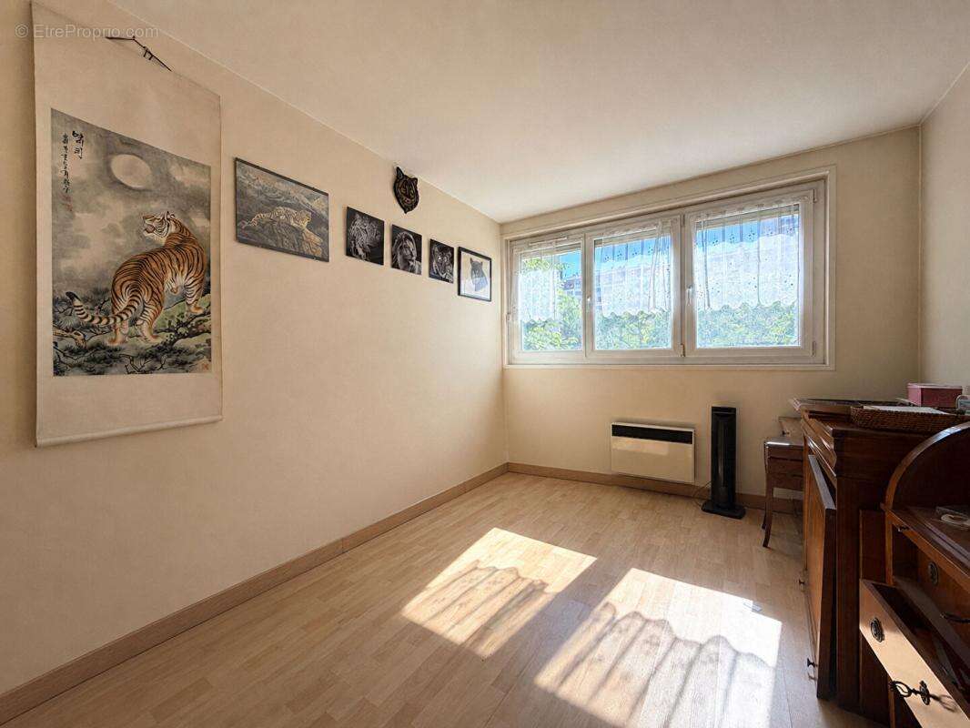 Appartement à CHARENTON-LE-PONT