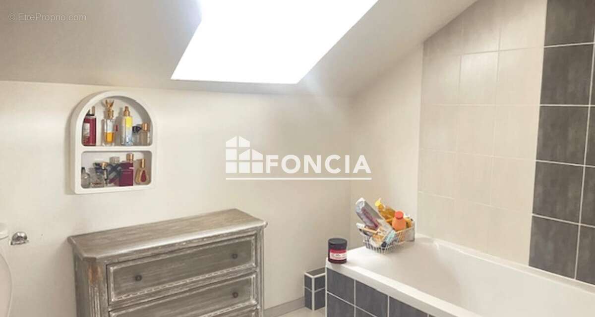 Appartement à JUZIERS