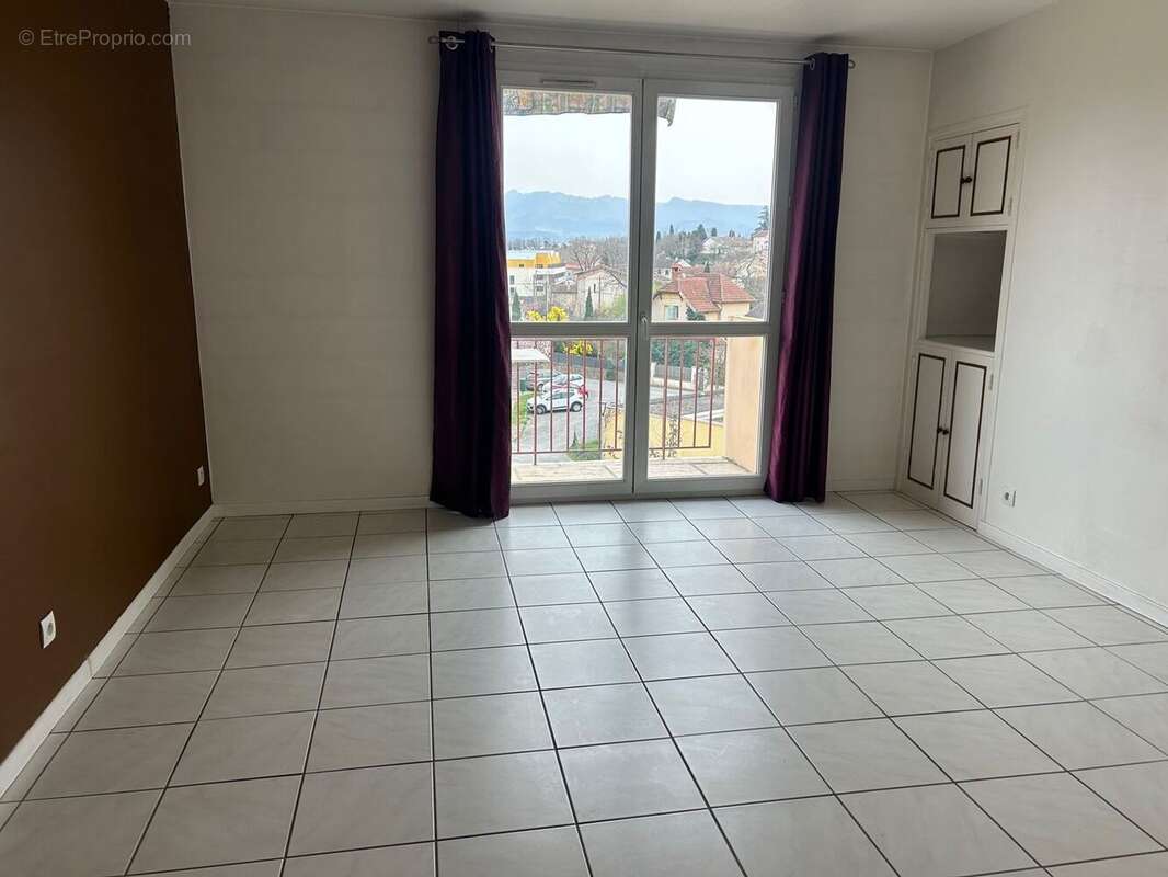 Appartement à ROMANS-SUR-ISERE