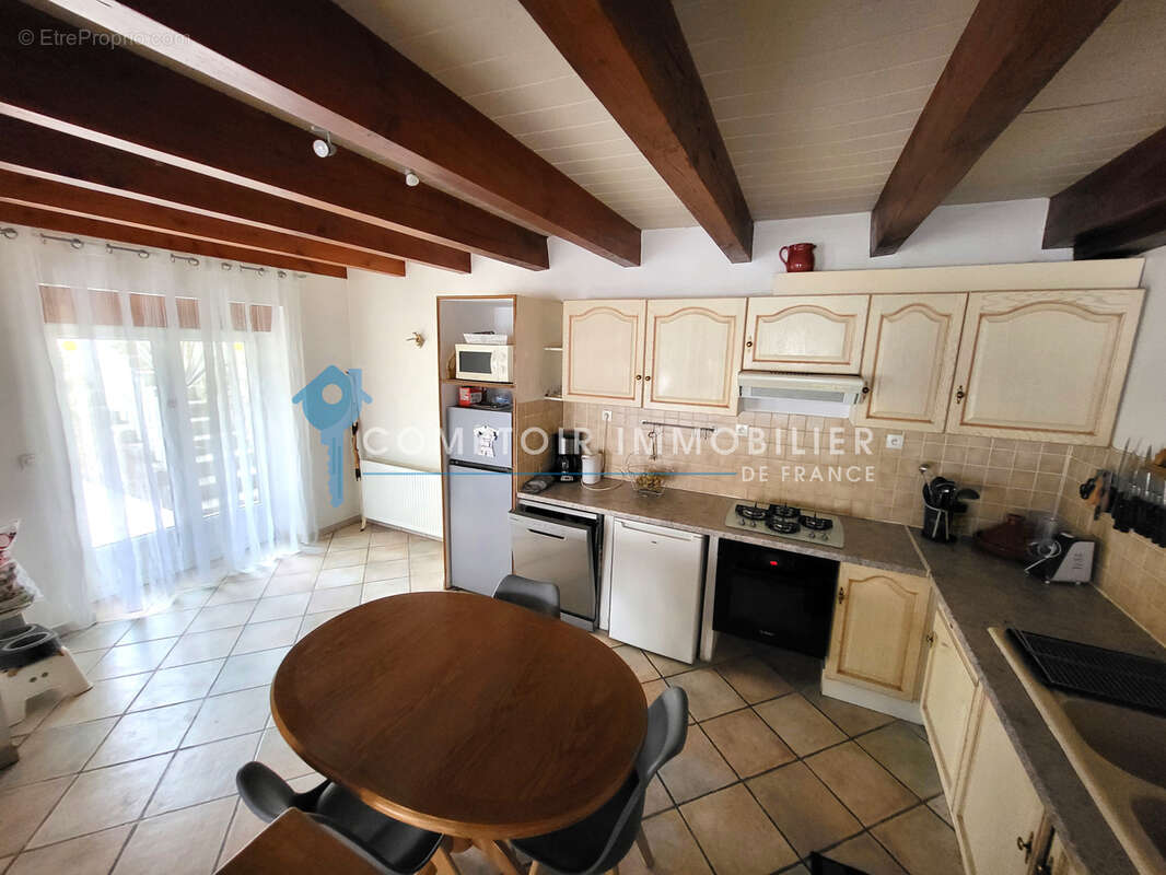 Ardèche (07) A vendre DORNAS - Superbe Maison de village rénovée sans travaux 109m2 habitable avec terrain - photo 5
