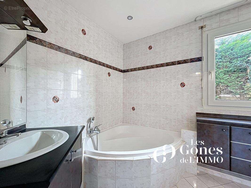 Maison à FRANCHEVILLE