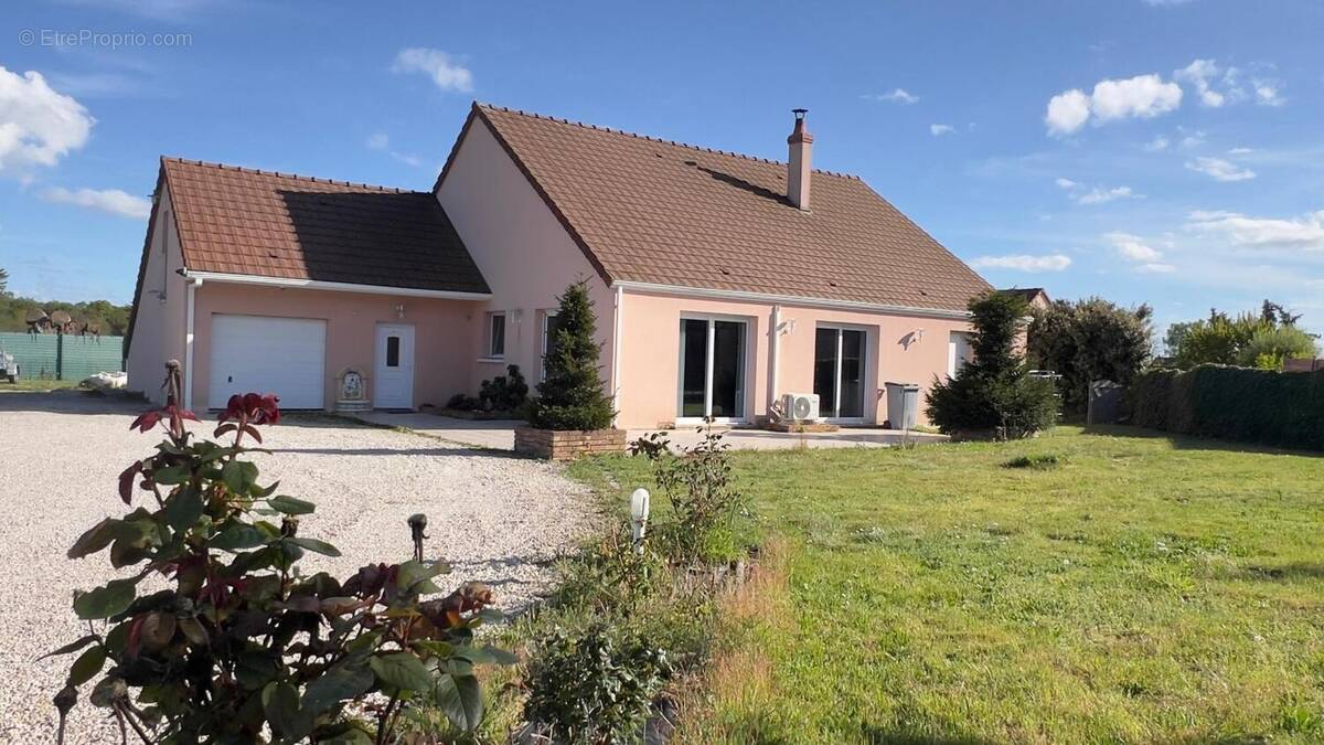 Photo 1 - Maison à LES BORDES