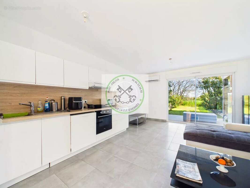 Maison à ROQUEBRUNE-SUR-ARGENS