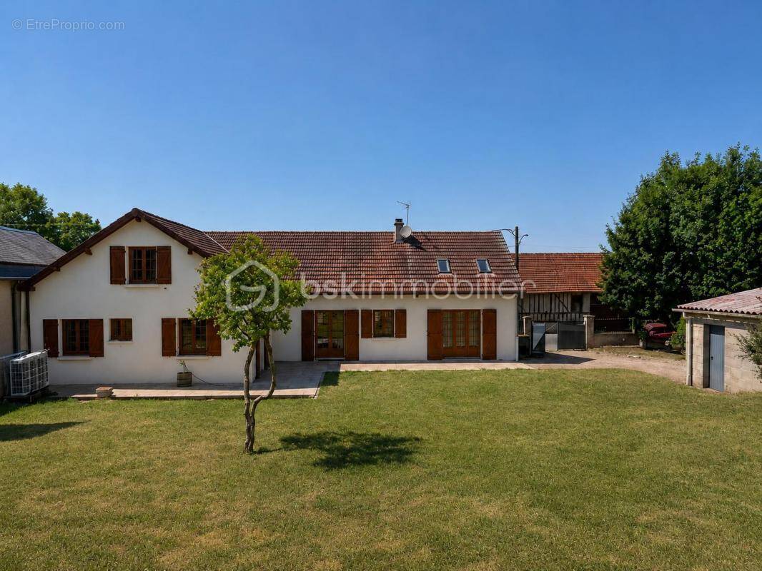 Maison à THIEUX
