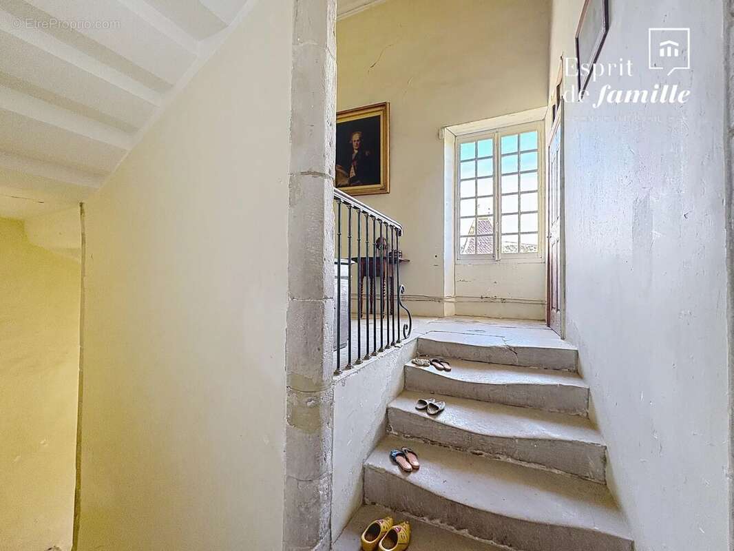 Maison à CHARMES-SUR-L'HERBASSE