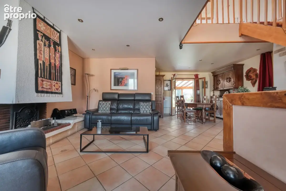 Elégante maison Familiale de 8 pièces 180m² avec Vie de Plain-Pied 6 Chambres - DPE C- Véranda et terrain arboré de 756m² - photo 5