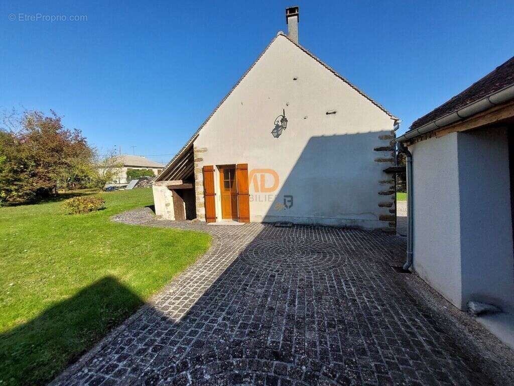 Maison à LONGUEVILLE