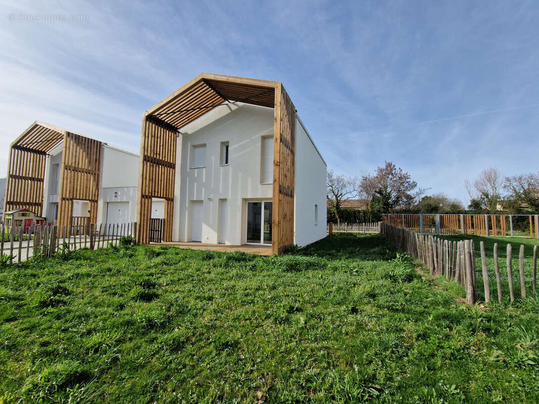 Maison à VILLENEUVE-TOLOSANE