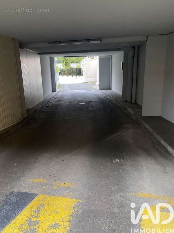 Photo 5 - Parking à PARIS-20E