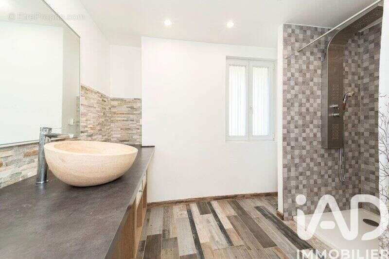 Photo 8 - Maison à MONTENDRE