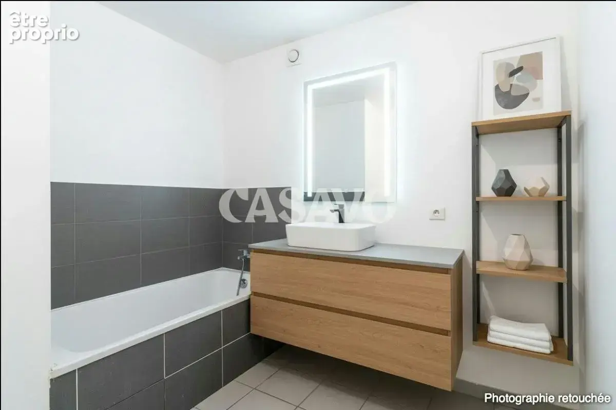 Vente Appartement 3 pièces de 65m² - 69800 Saint-Priest - photo 4