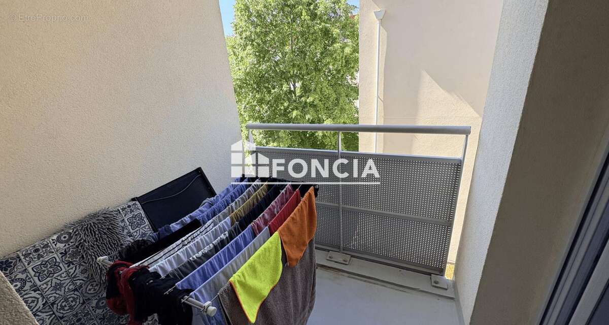 Bruges - T2 Loué avec balcon et parking - photo 5