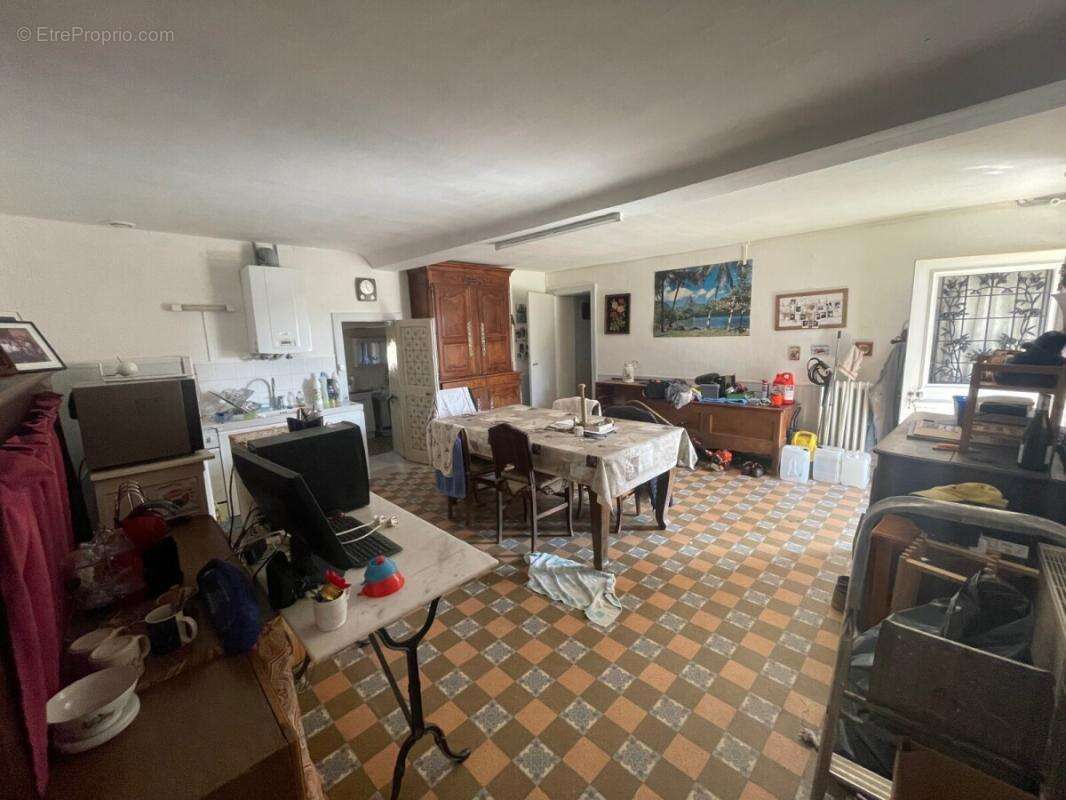 Maison à SAINTE-CERONNE-LES-MORTAGNE