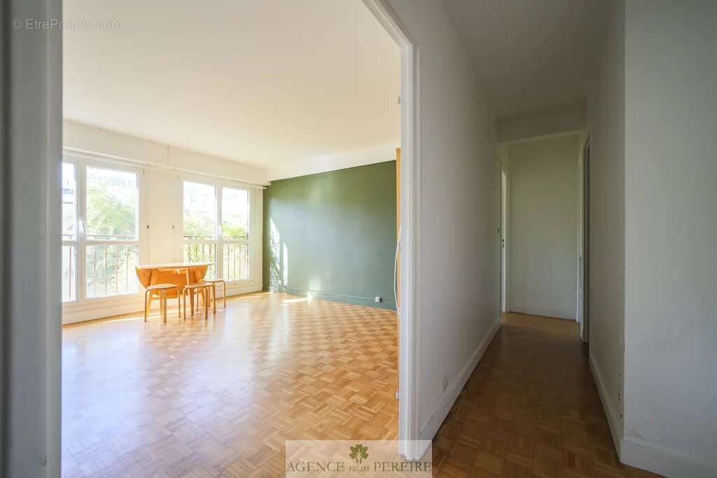 Appartement à PARIS-11E