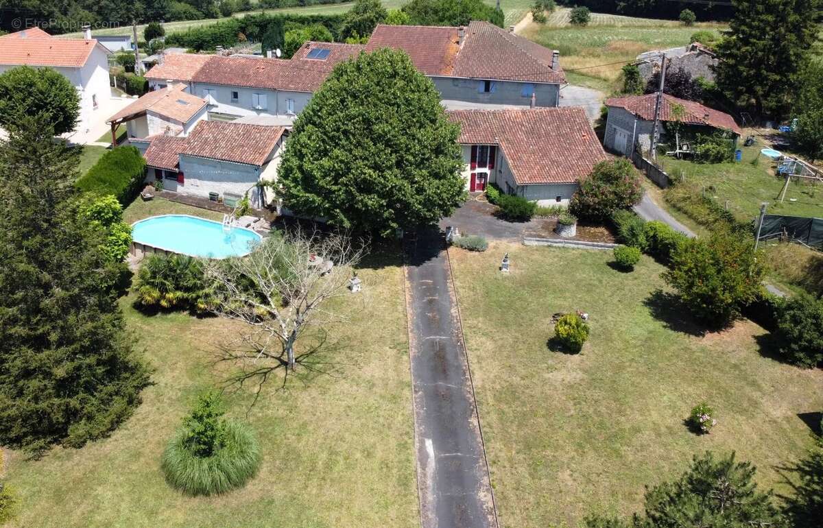 Maison à SAINT-AMANT