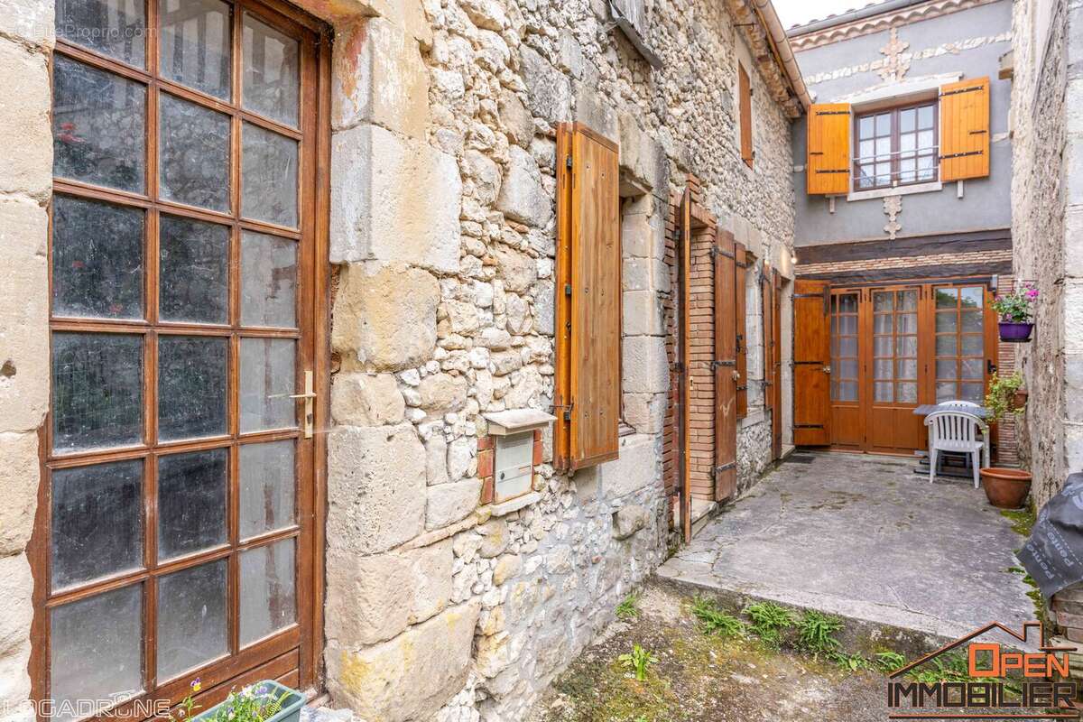 Appartement à CANCON