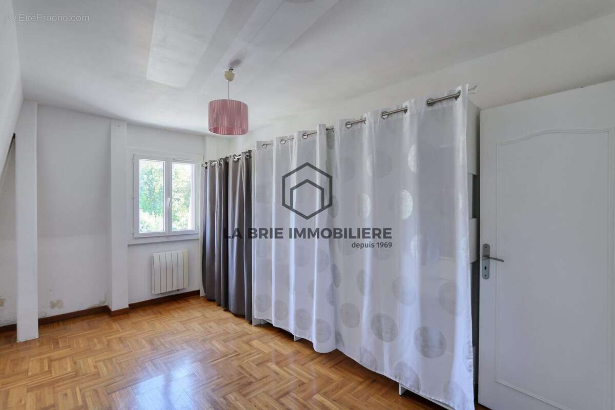 Appartement 49 m² à Mandres-Les-Roses  - photo 7