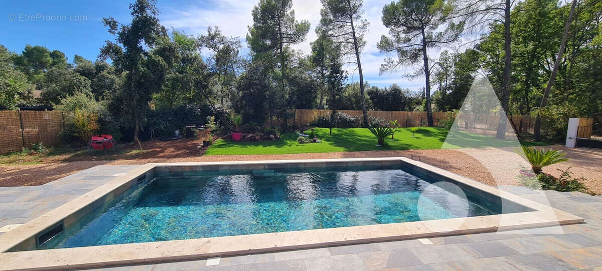 Maison à SILLANS-LA-CASCADE