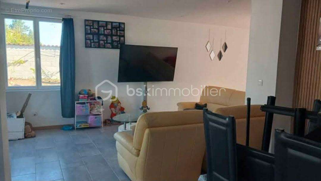  COUP DE CŒUR ! Maison récente de 136 m² avec terrain clos de 722 m² – Fort potentiel – Gibourne (17) - photo 8
