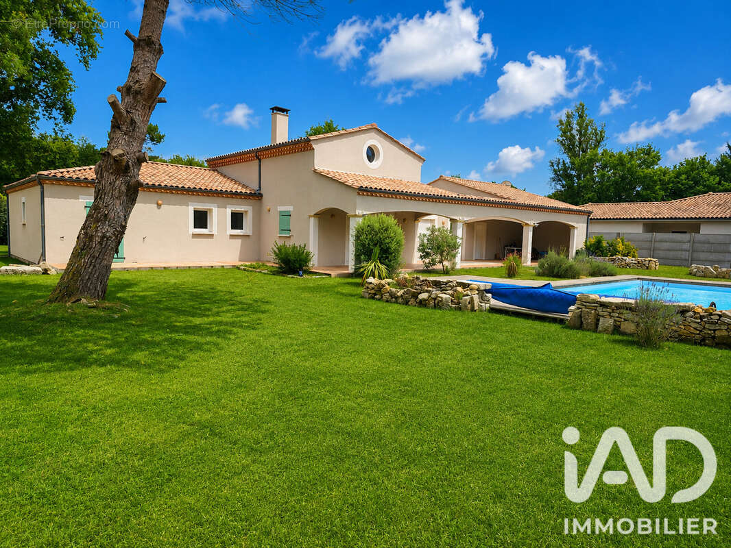 Maison 178 m² à Saint-Laurent-Medoc  - photo 3
