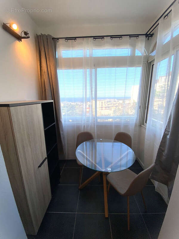 Photo 2 - Appartement à SAINT-DENIS