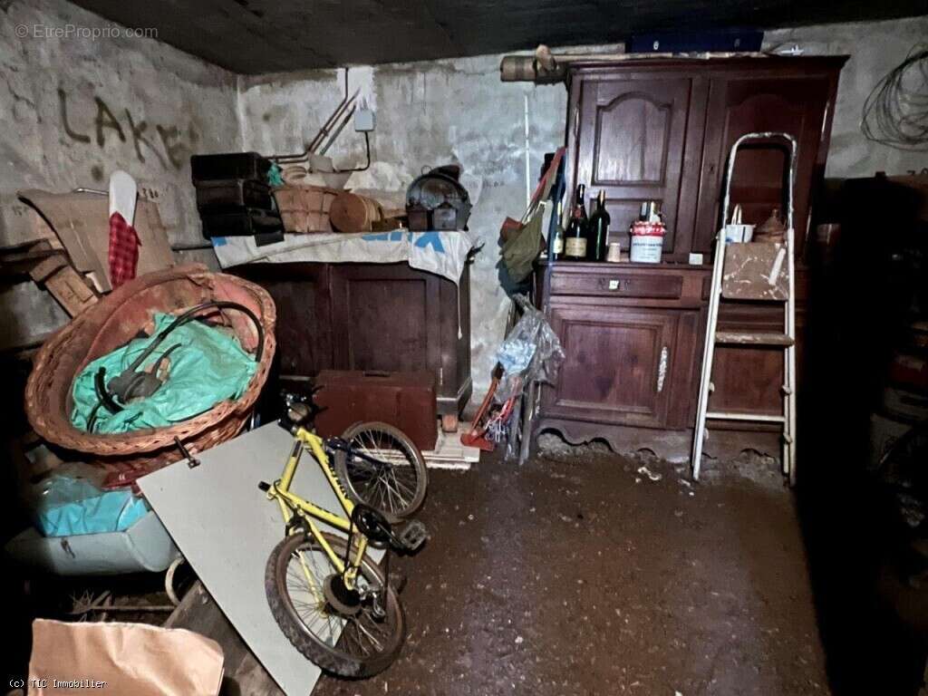 Maison à NANTEUIL-EN-VALLEE