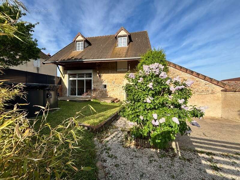 Maison à vendre 5 pièces (71390) - 180 m² - 3 Chambres - photo 10