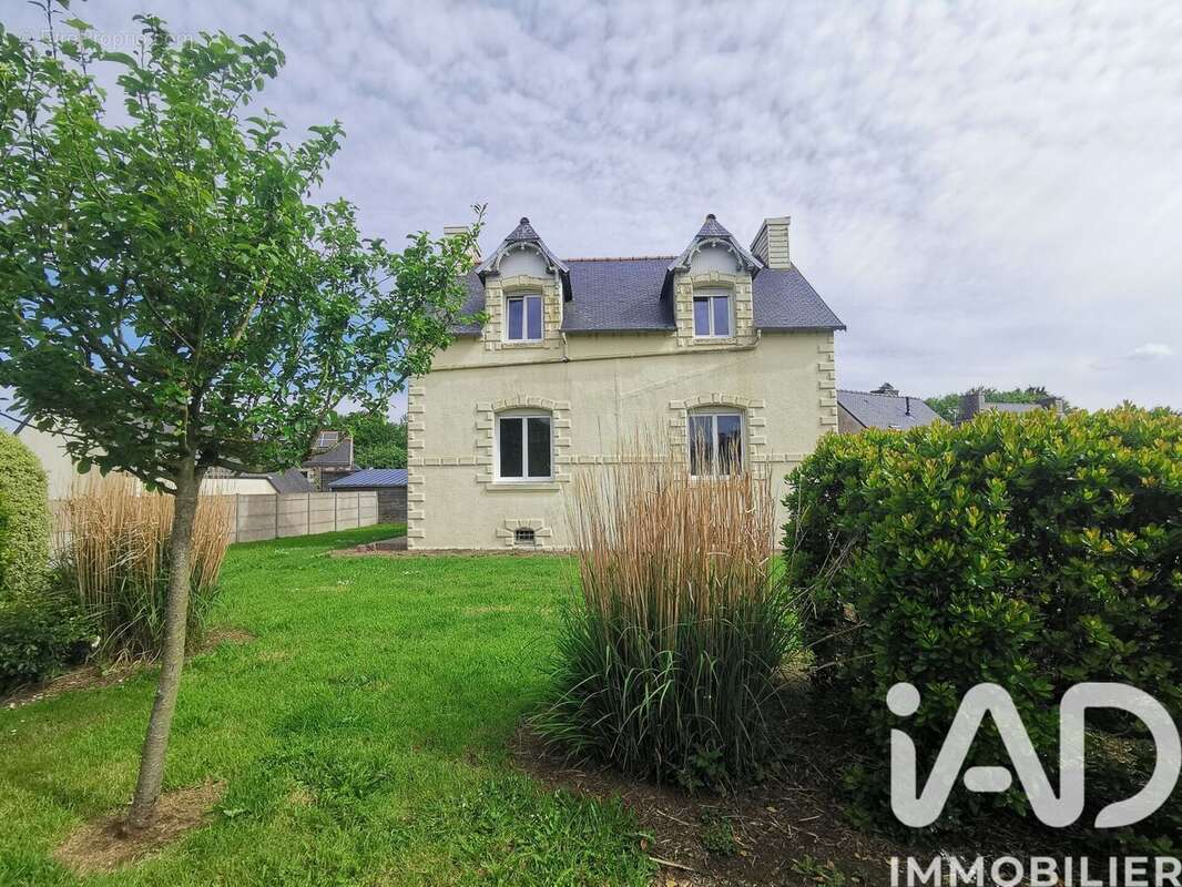 Photo 2 - Maison à LA ROCHE-DERRIEN