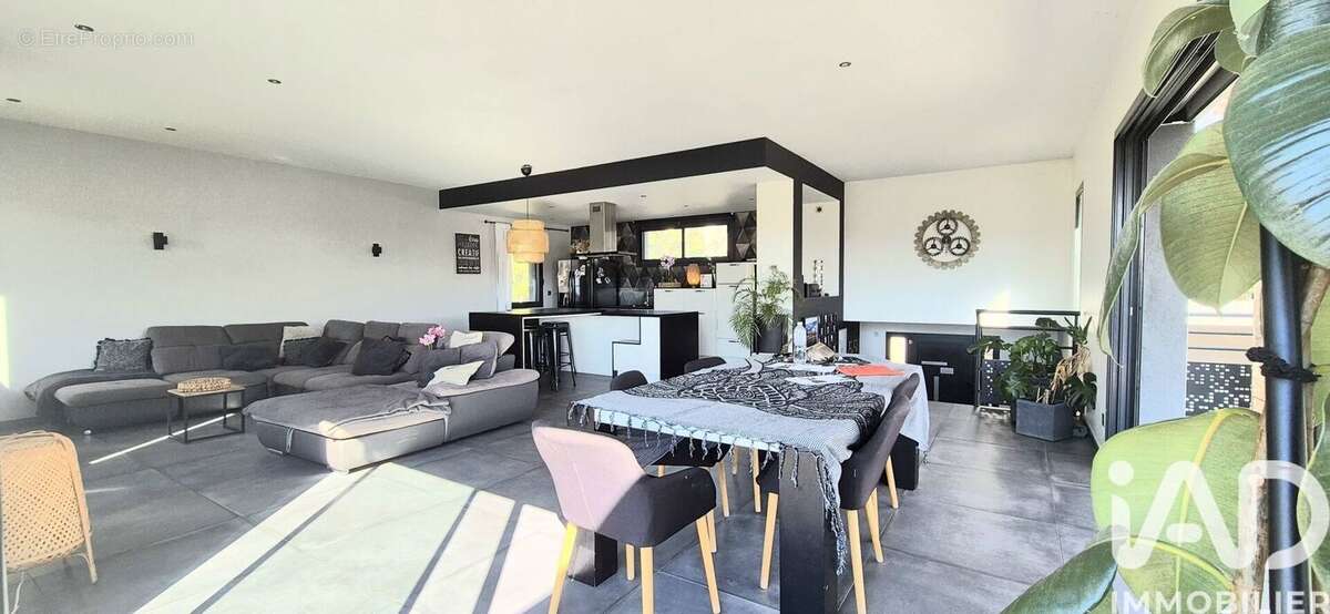 Maison 149 m² à Saint-Etienne  - photo 4