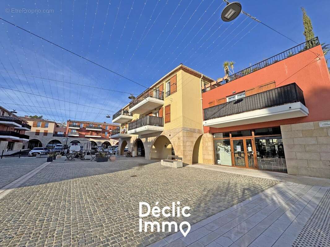 Appartement à LA ROQUETTE-SUR-SIAGNE
